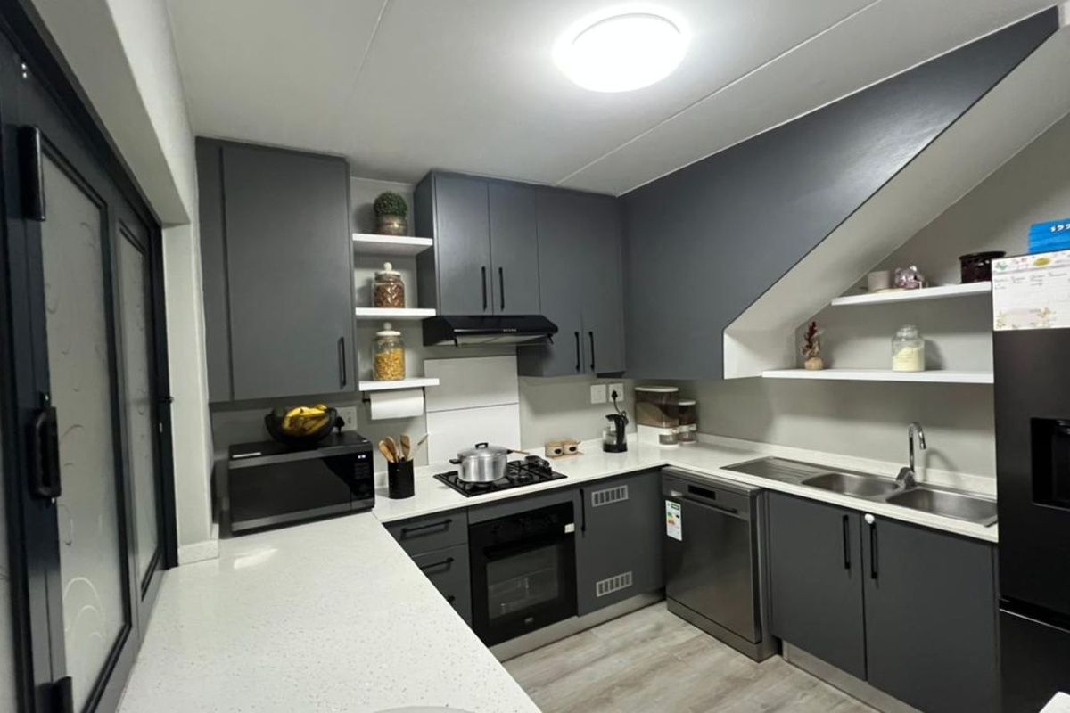 Townhouse For Sale in Terenure - Photo 2