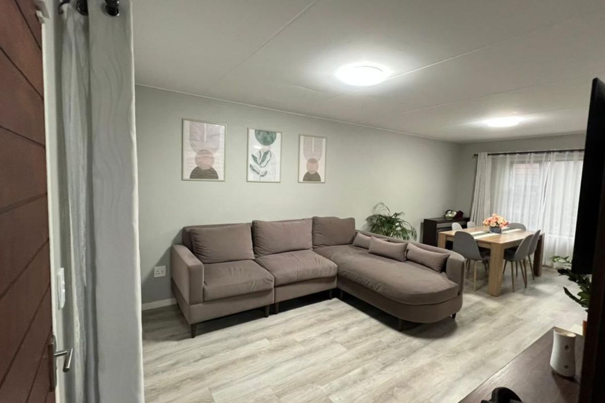 Townhouse For Sale in Terenure - Photo 5