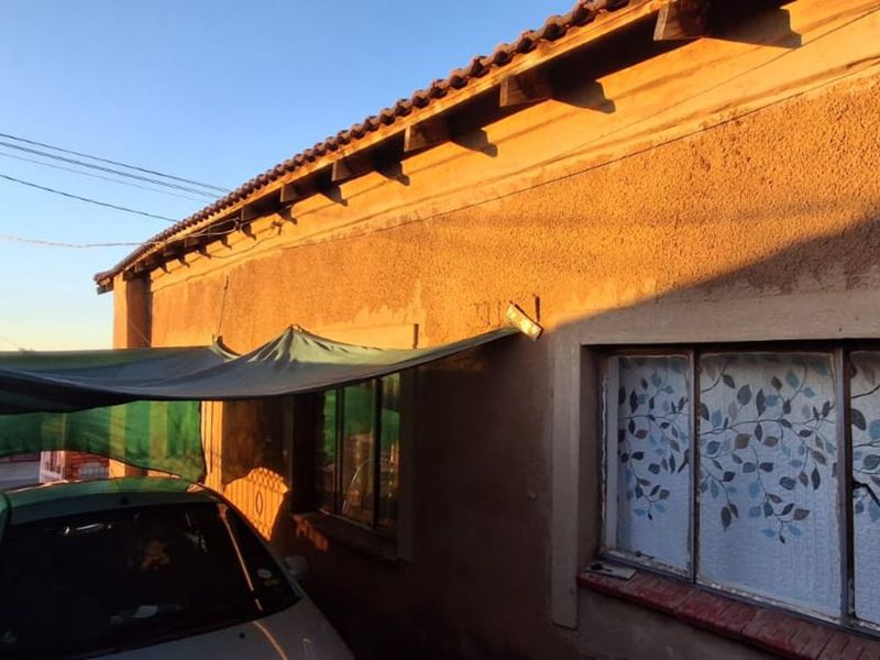 House For Sale in Atteridgeville - Photo 6