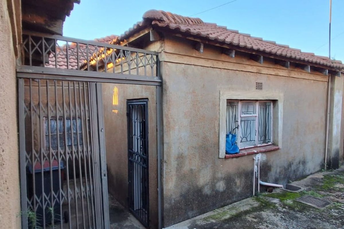 House For Sale in Atteridgeville - Photo 3