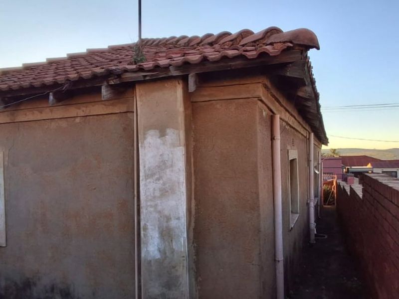 House For Sale in Atteridgeville - Photo 4
