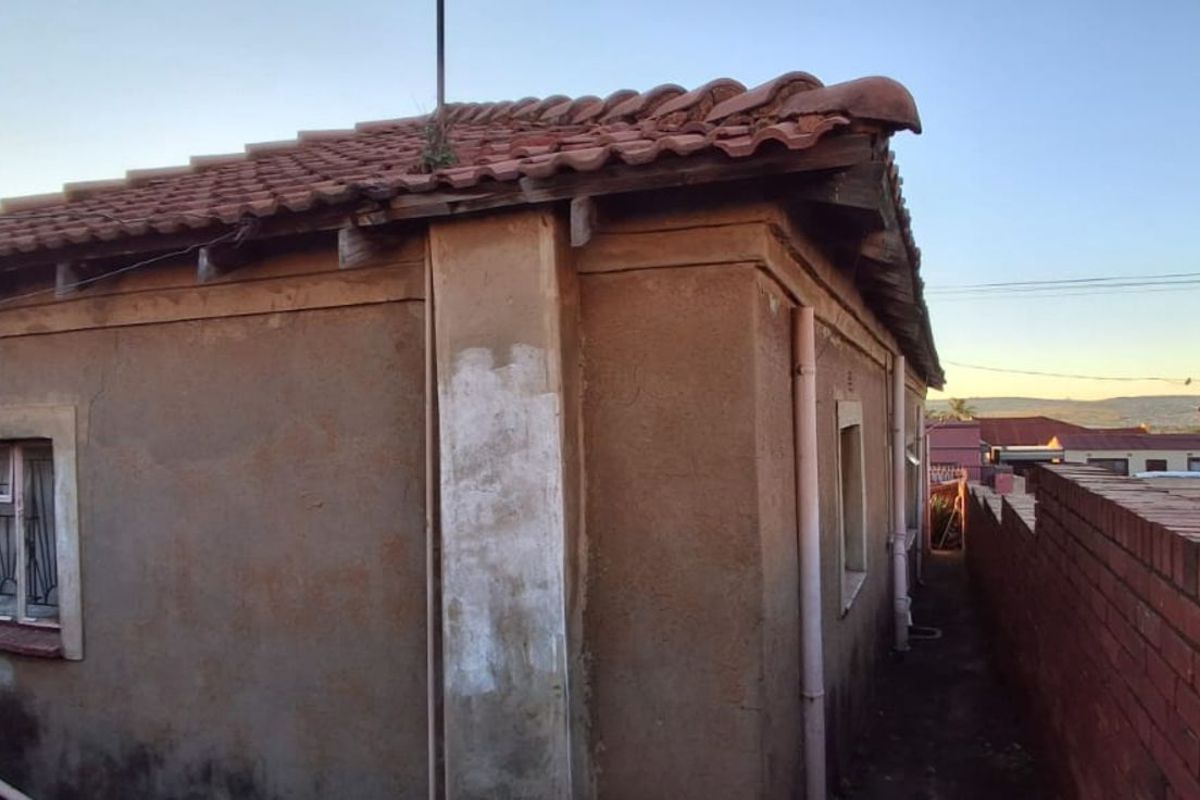 House For Sale in Atteridgeville - Photo 4