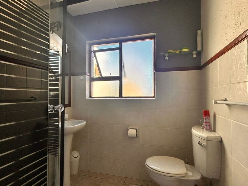 Apartment For Sale in Lonehill - Photo 8