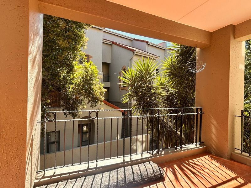 Apartment For Sale in Lonehill - Photo 6
