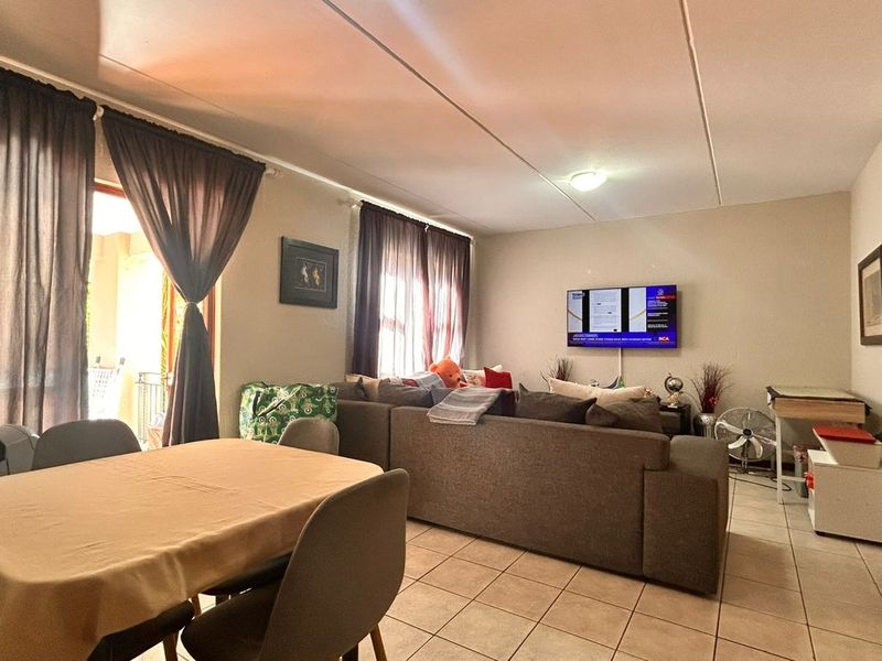 Apartment For Sale in Lonehill - Photo 3