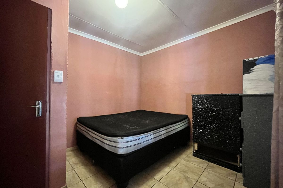 House For Sale in Atteridgeville - Photo 5