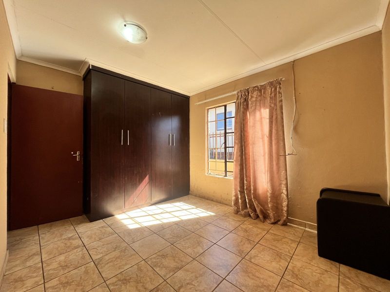 House For Sale in Atteridgeville - Photo 3