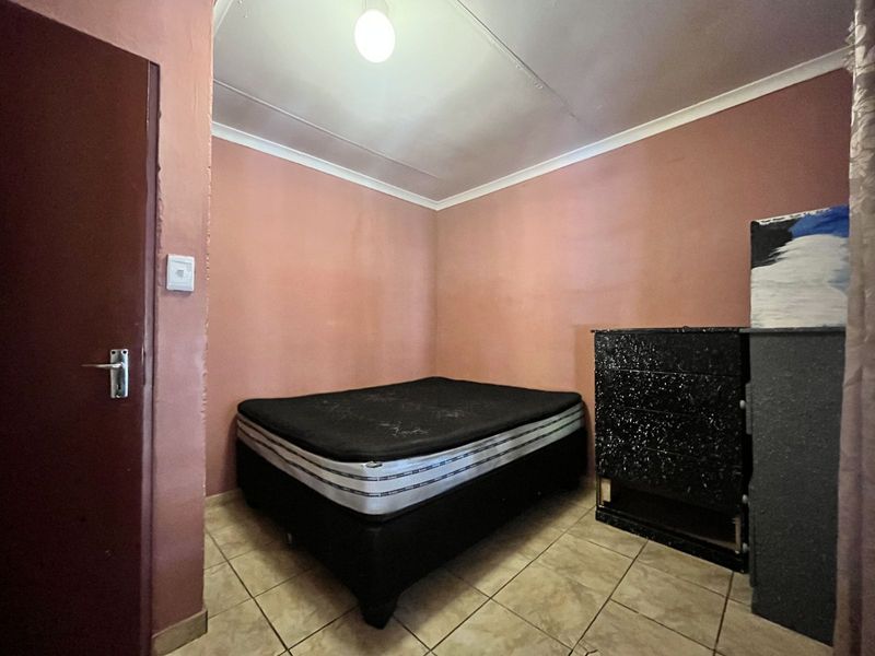 House For Sale in Atteridgeville - Photo 5