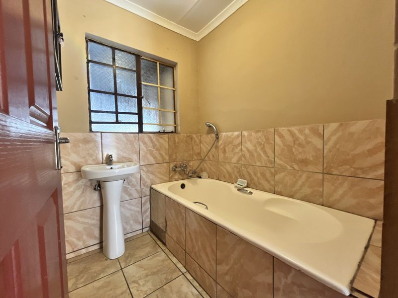 House For Sale in Atteridgeville - Photo 10
