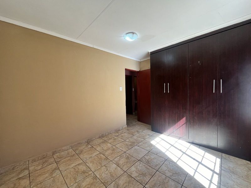 House For Sale in Atteridgeville - Photo 4