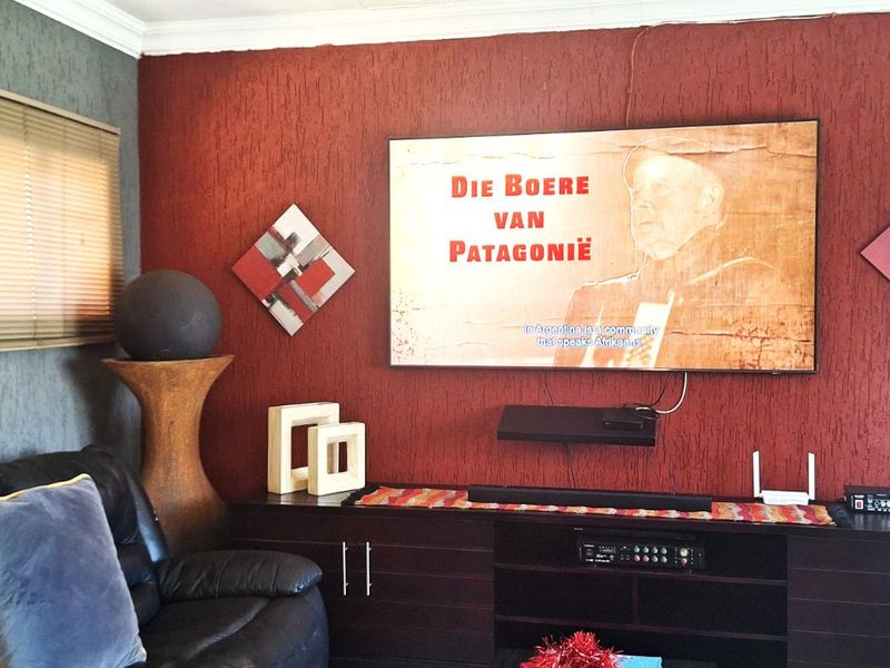 House For Sale in Cullinan Central - Photo 6