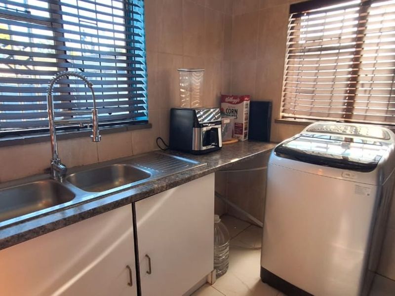 House For Sale in Cullinan Central - Photo 4