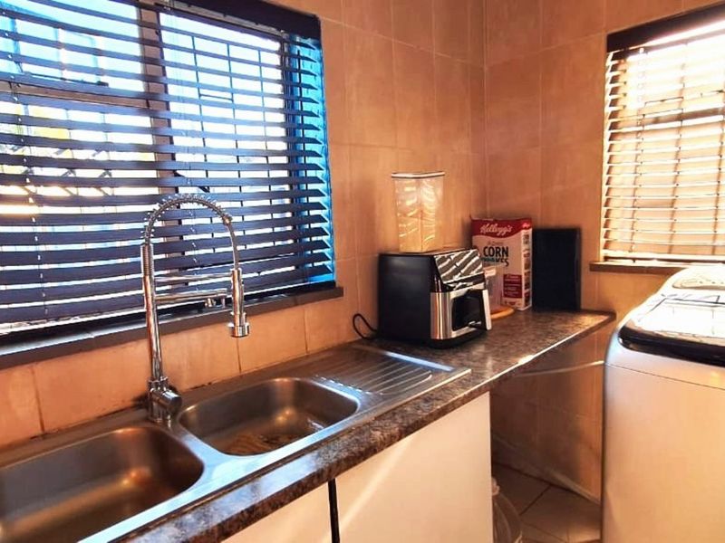 House For Sale in Cullinan Central - Photo 3