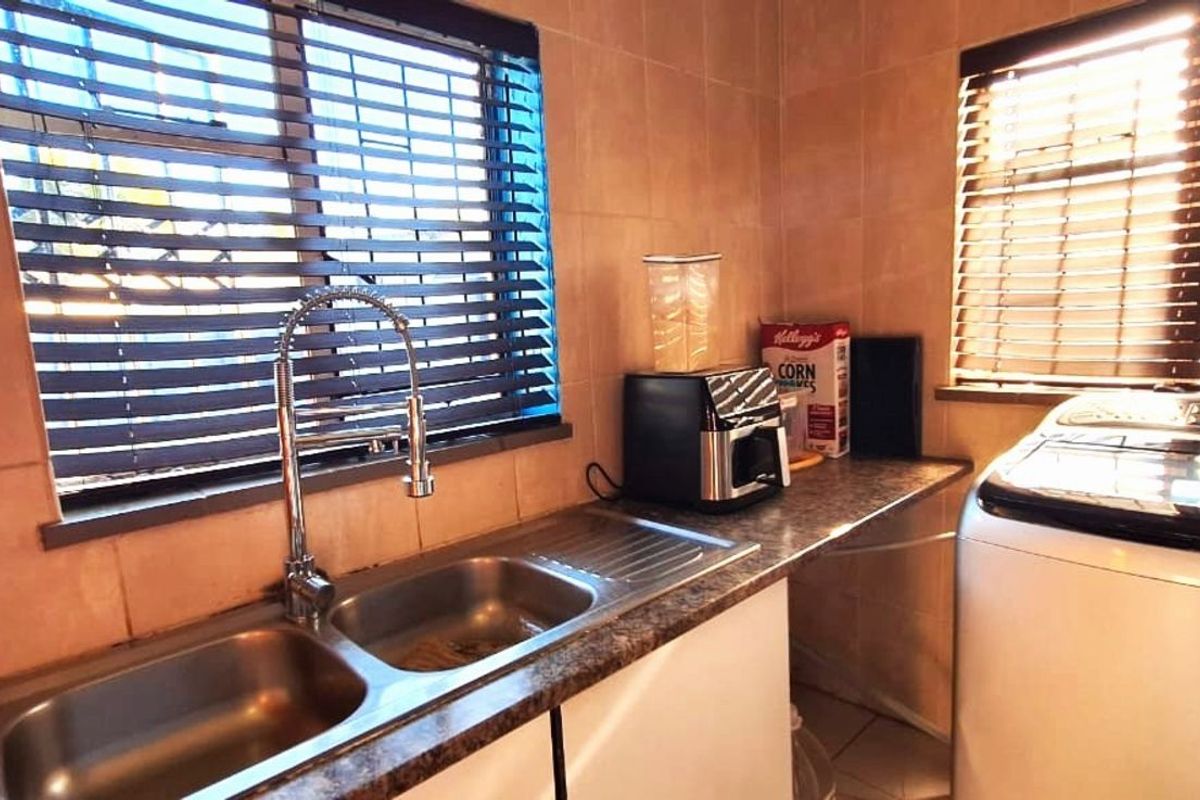 House For Sale in Cullinan Central - Photo 3