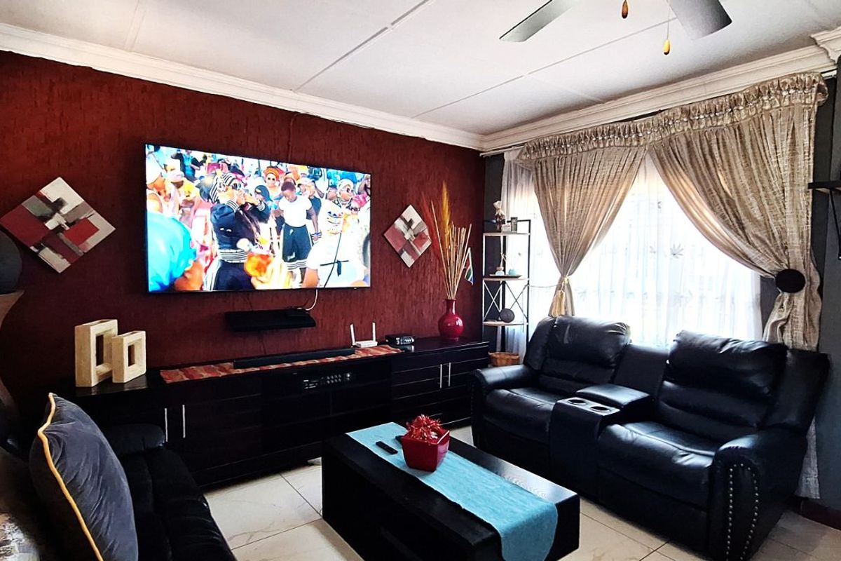 House For Sale in Cullinan Central - Photo 5