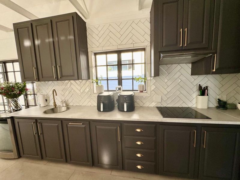 House For Sale in Bendor Ridge - Photo 4