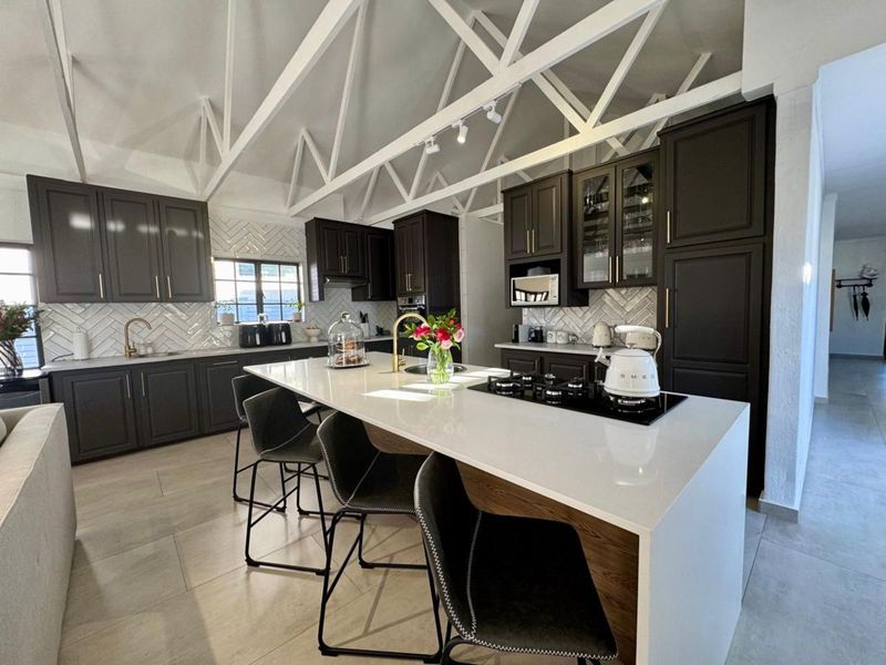 House For Sale in Bendor Ridge - Photo 6