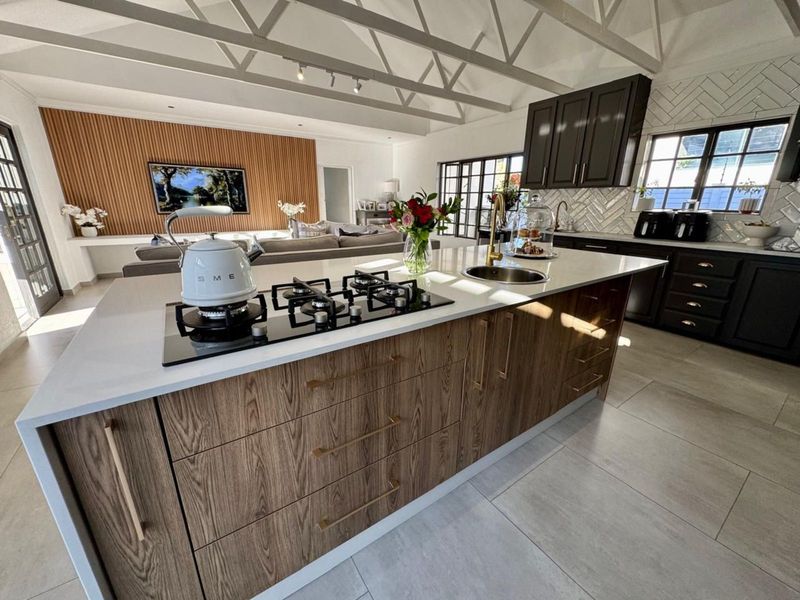 House For Sale in Bendor Ridge - Photo 5