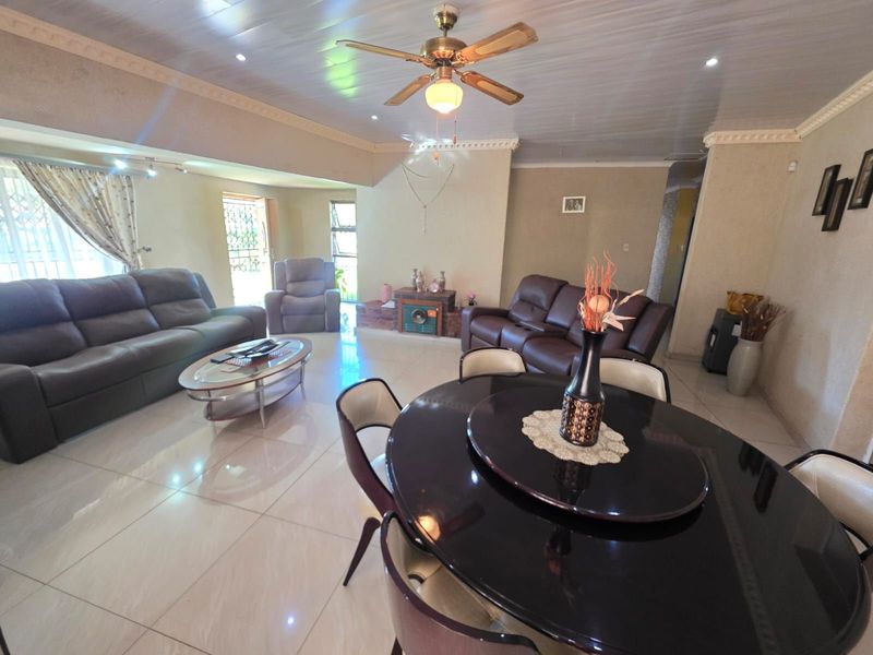 House For Sale in Verwoerdpark - Photo 6