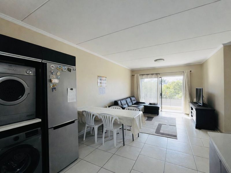 Apartment For Sale in Fourways - Photo 2
