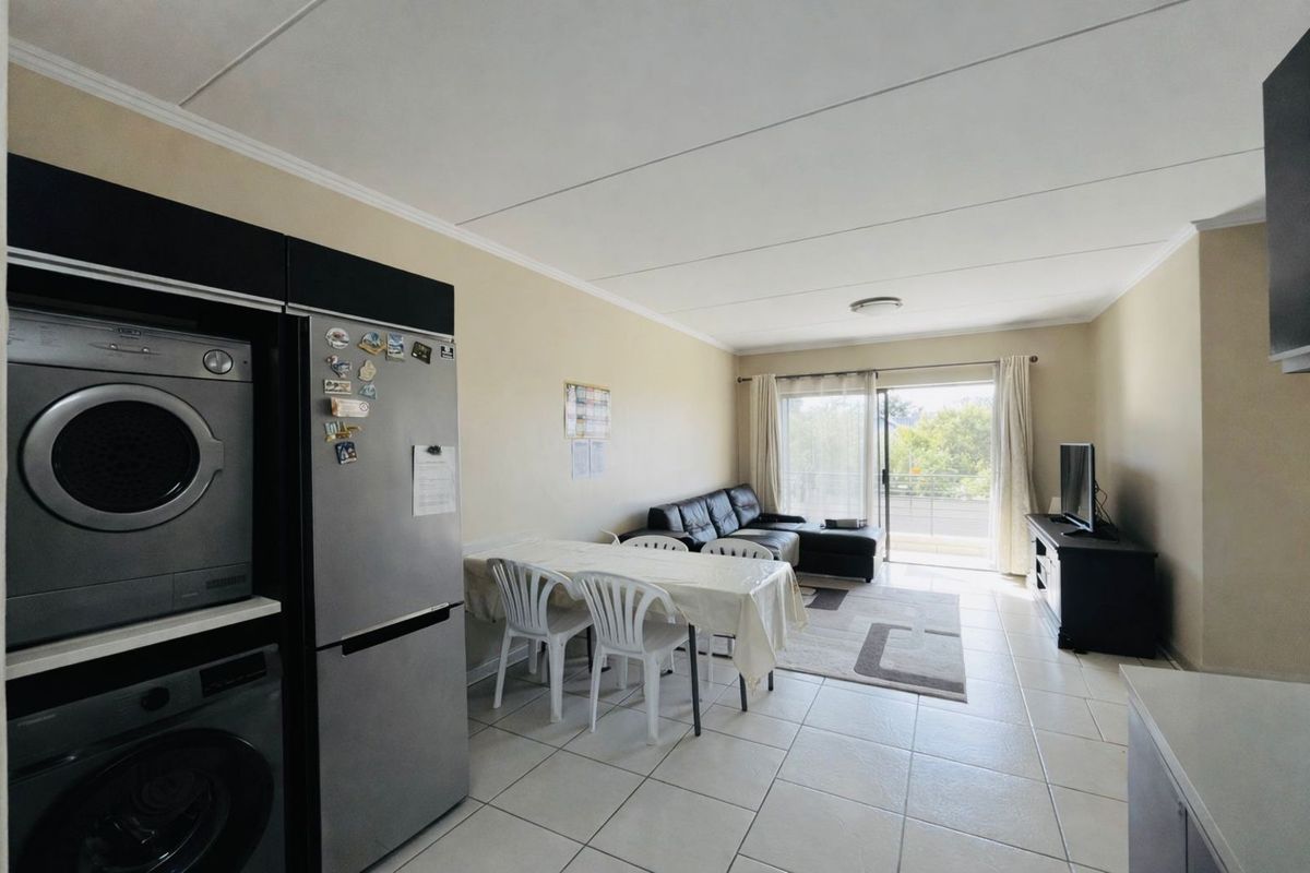 Apartment For Sale in Fourways - Photo 2
