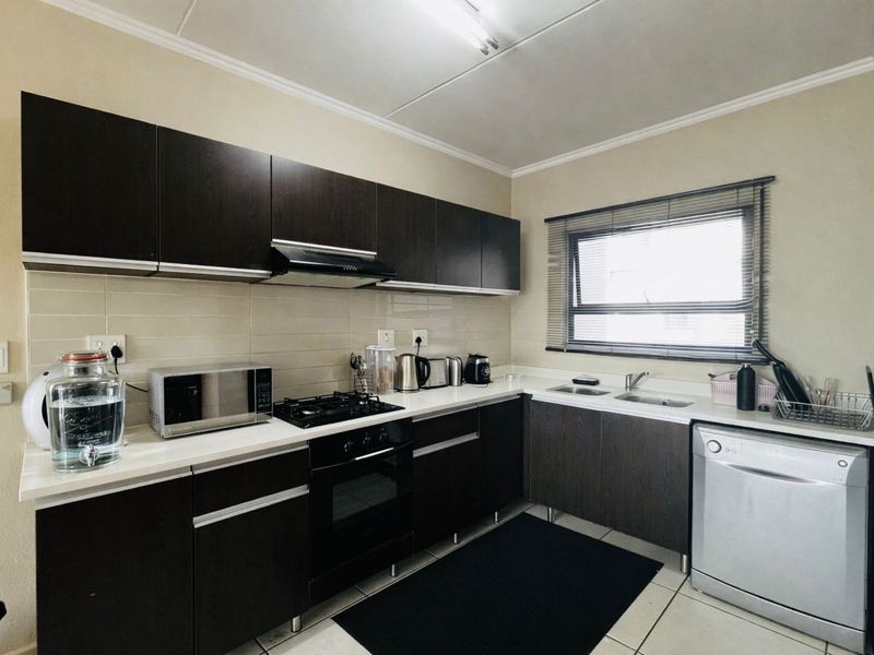 Apartment For Sale in Fourways - Photo 1
