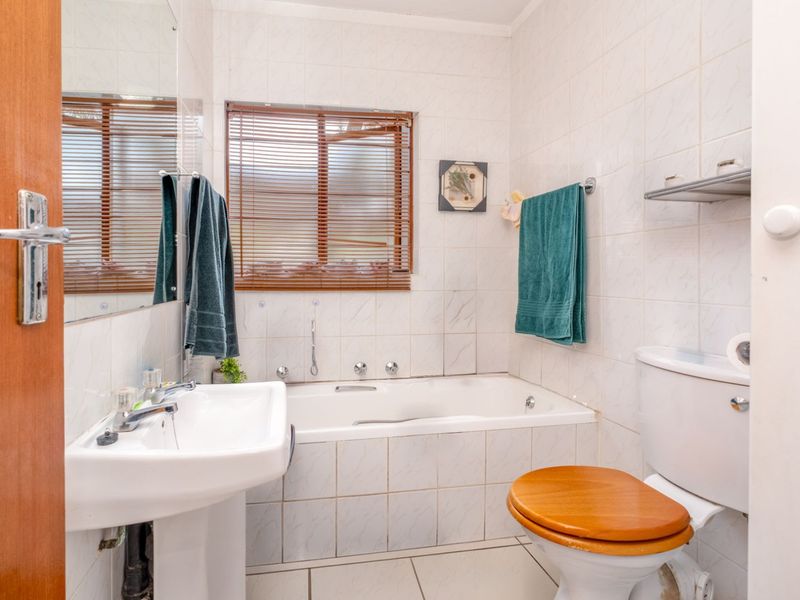Apartment For Sale in Rangeview - Photo 6
