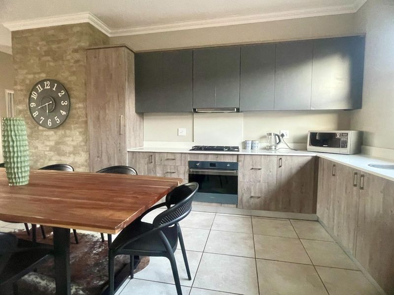 House For Sale in Six Fountains - Photo 6