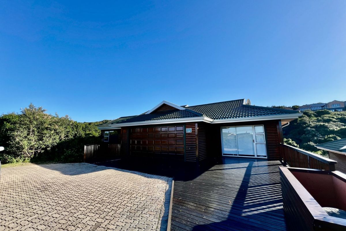House For Sale in Nature On Sea - Photo 2