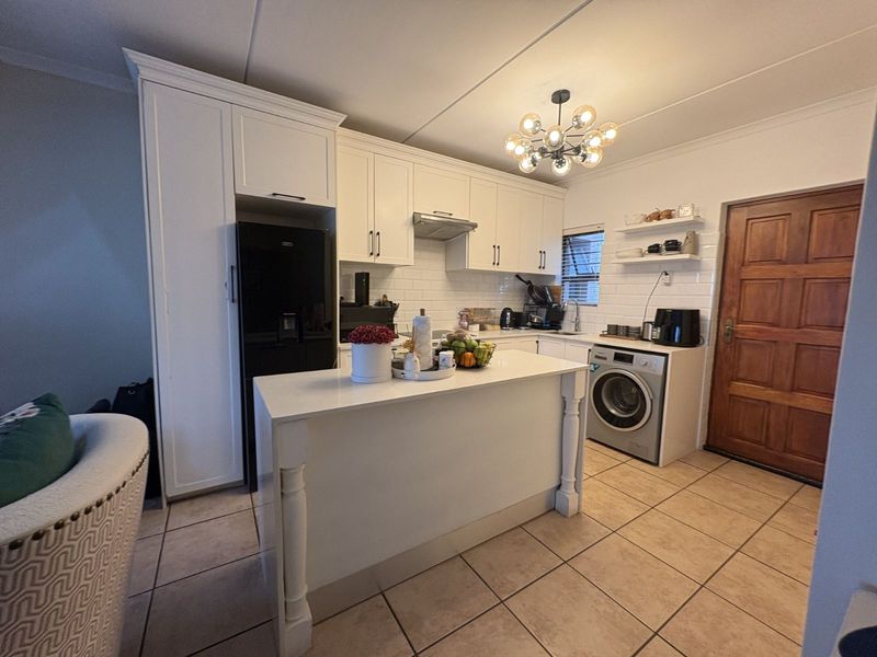 Townhouse To Rent in Kengies - Photo 2