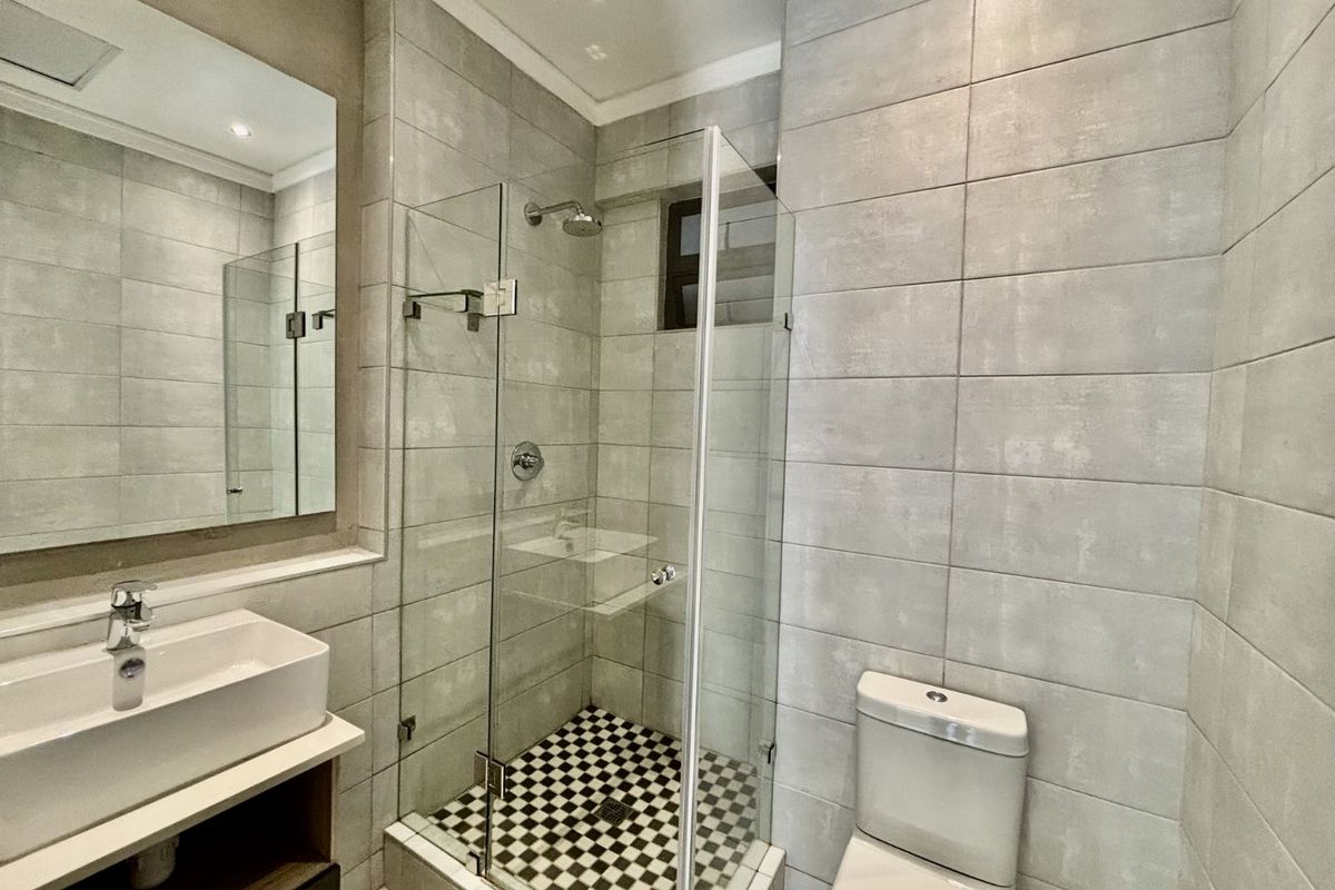 House For Sale in Brooklyn - Photo 3