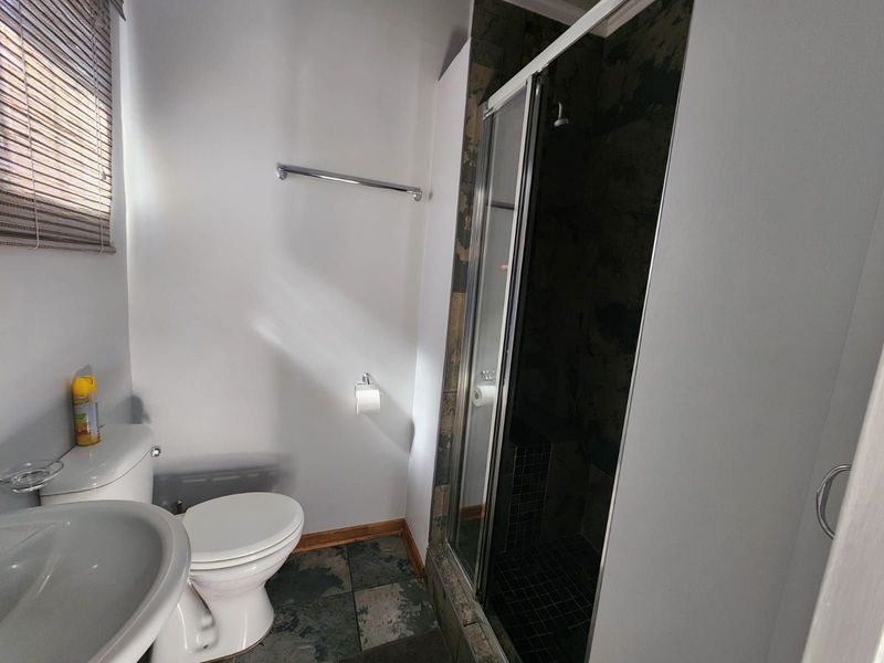 Guest House For Sale in Labram - Photo 10