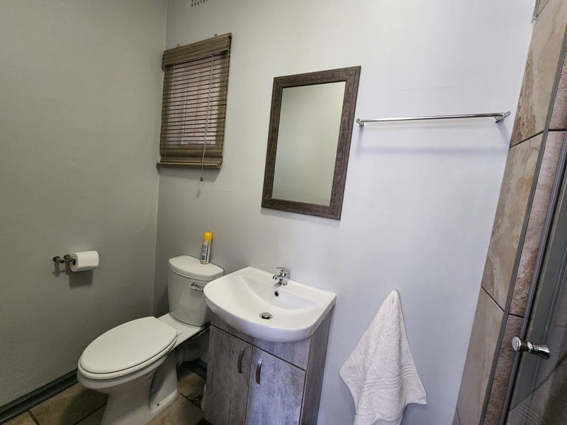 Guest House For Sale in Labram - Photo 7