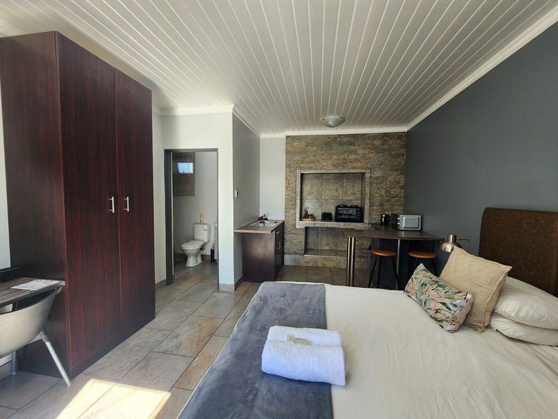 Guest House For Sale in Labram - Photo 2