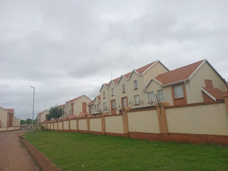 Apartment For Sale in The Orchards - Photo 2