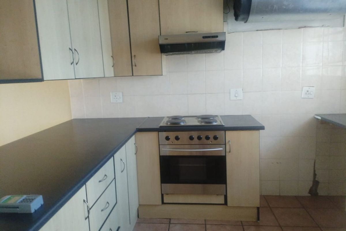 House For Sale in Silverton - Photo 2