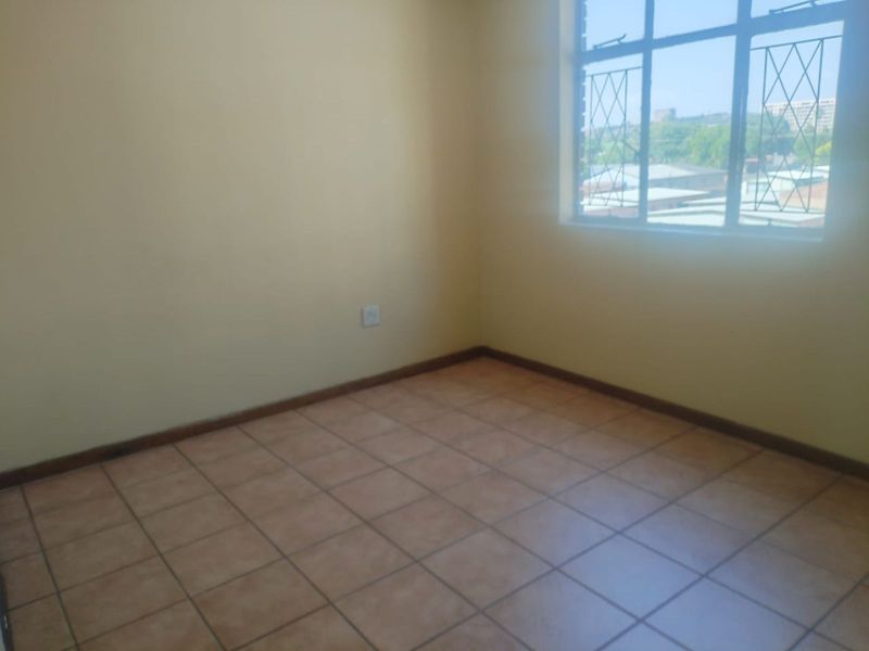 House For Sale in Silverton - Photo 8