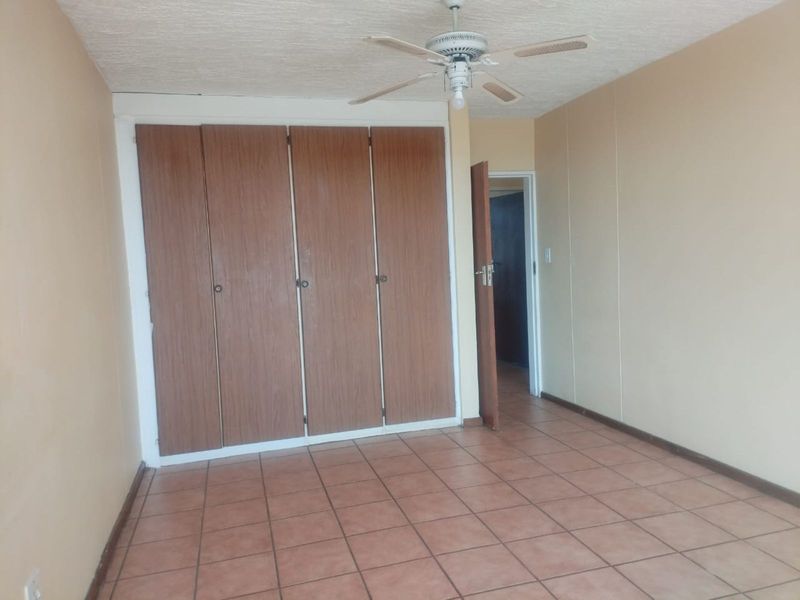 House For Sale in Silverton - Photo 6