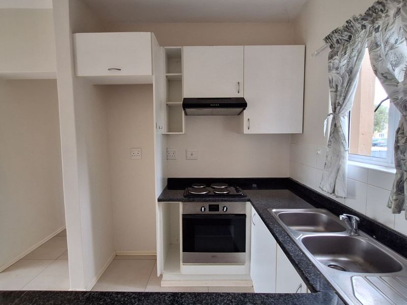 Apartment For Sale in Sheffield Beach - Photo 6