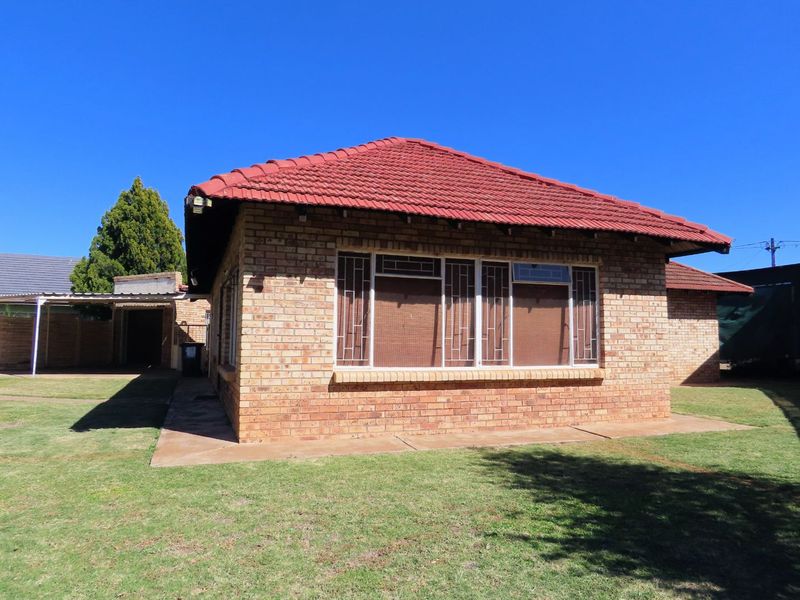 House For Sale in Stilfontein Ext 4 - Photo 6