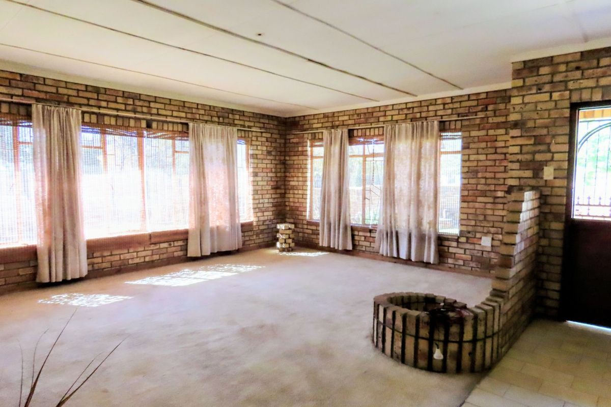 House For Sale in Stilfontein Ext 4 - Photo 3