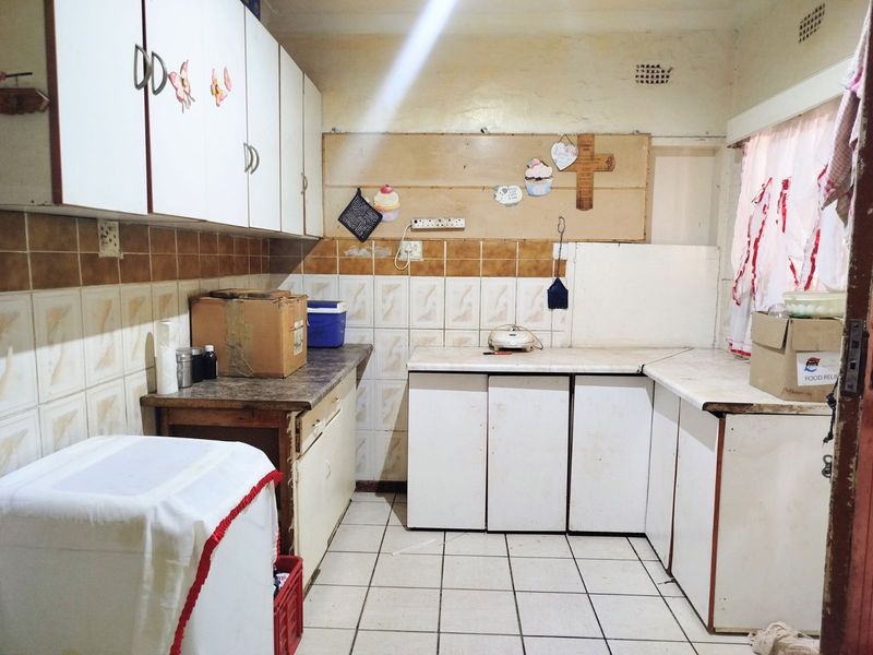 House For Sale in Stilfontein Ext 4 - Photo 2