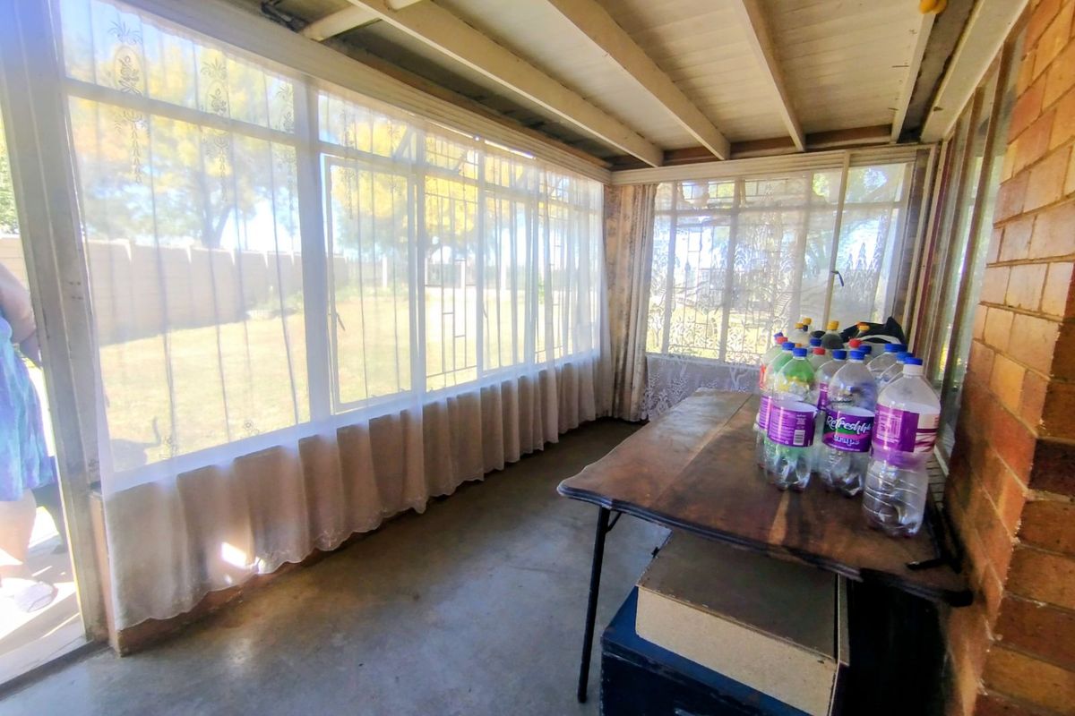 House For Sale in Stilfontein Ext 4 - Photo 4