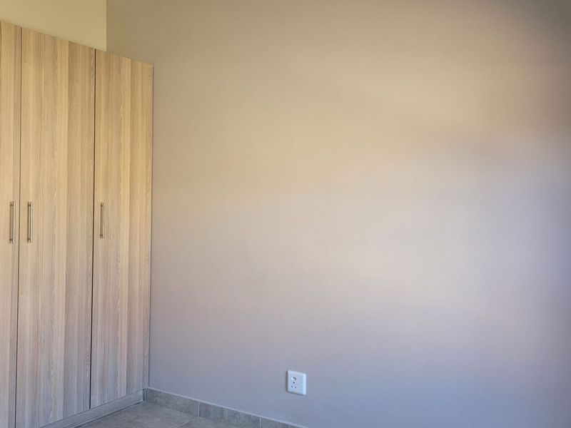 Townhouse For Sale in Die Heuwel - Photo 10