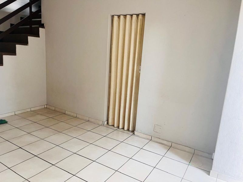 Apartment For Sale in Evander - Photo 5