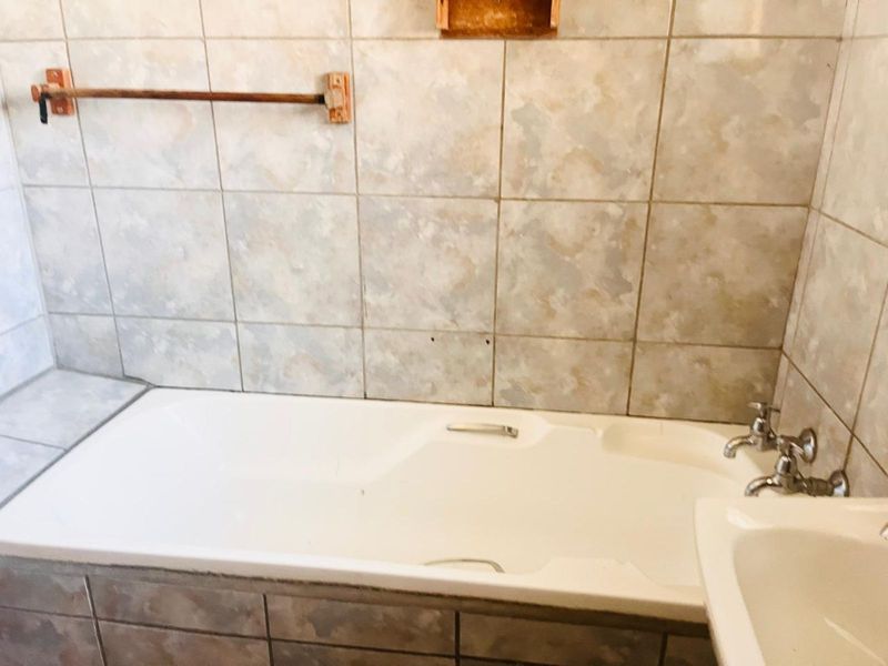 Apartment For Sale in Evander - Photo 10
