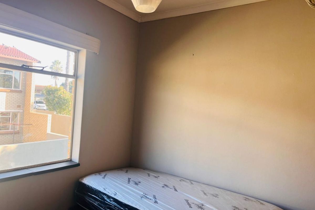Apartment For Sale in Evander - Photo 4