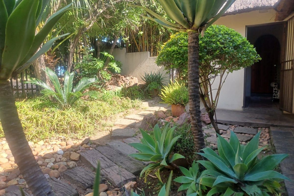 House For Sale in Olivedale - Photo 2
