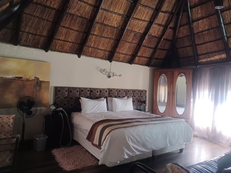House For Sale in Olivedale - Photo 9