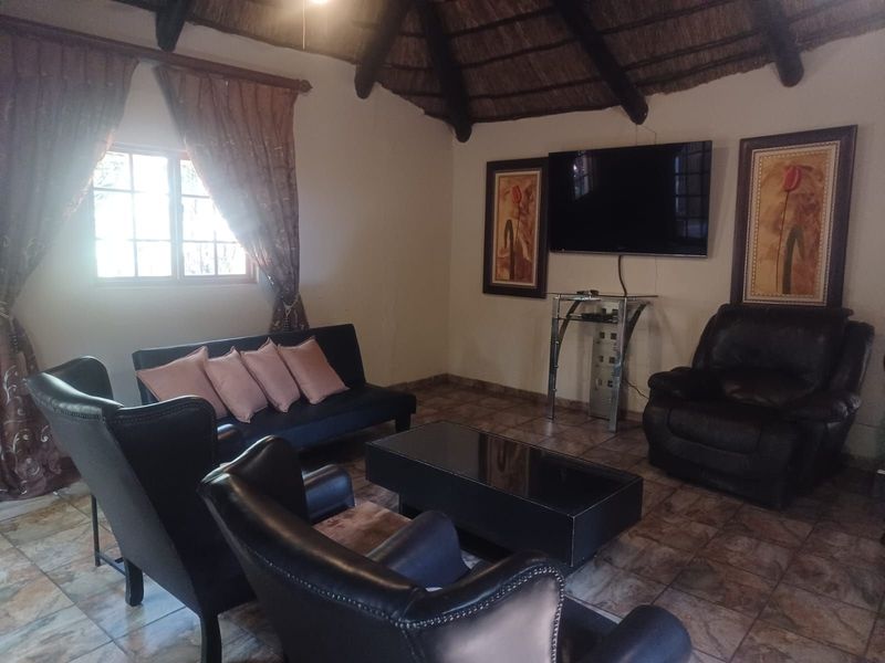 House For Sale in Olivedale - Photo 6